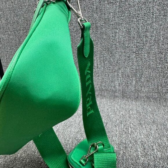 PRADA Re-edition Green W/P Nylon Shoulder Bag ccofb799-102525 - Picture 9 of 14